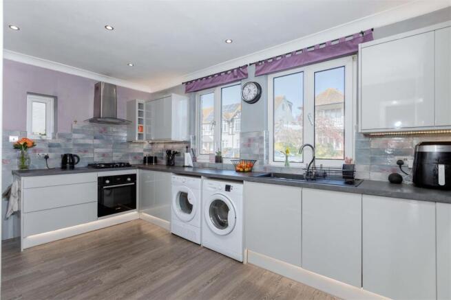 Malvern Close_18.jpg