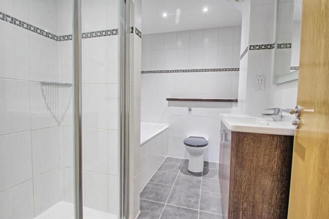 LUXURY BATHROOM