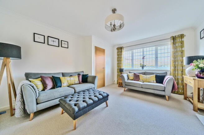 -68da55e435445-l-1358967-8-68d97611bd4dd