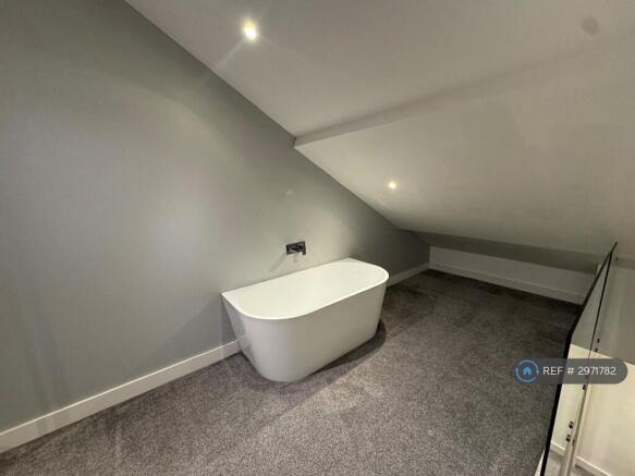 2 bed Flat to rent Image 7