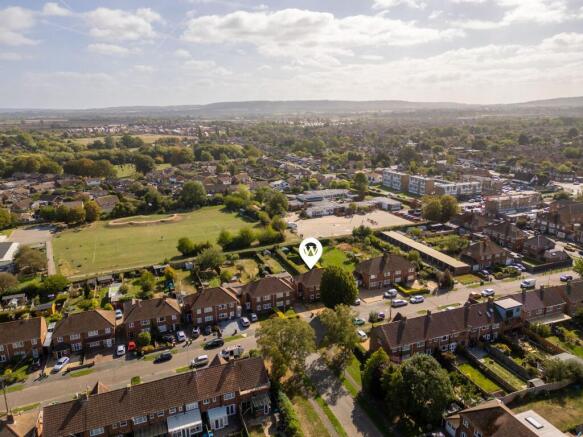 Henry Road, Aylesbury, HP20 photo 4