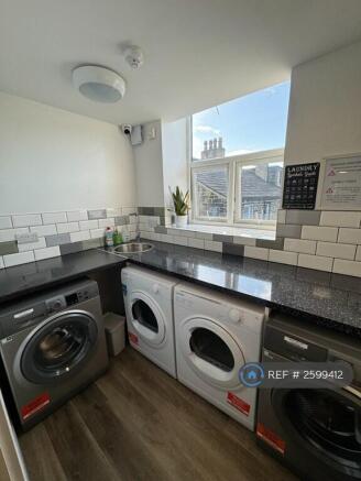2 bed Flat to rent Image 6