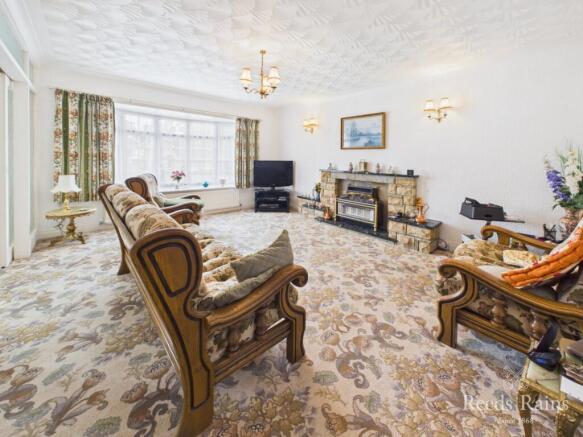 4 bed Detached for sale Image 4