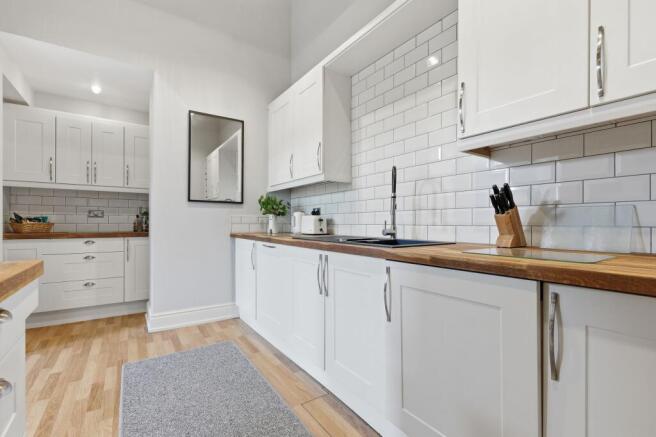 3 bed Apartment for sale Image 11