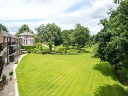 32, Park Lawn, Slough SL2 3AP