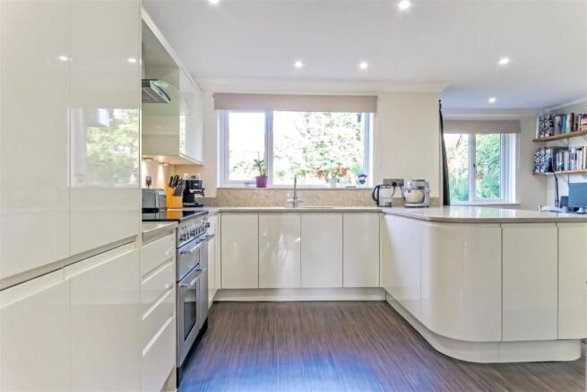 Kitchen / Dining Roo