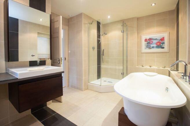 BED 2 ENSUITE