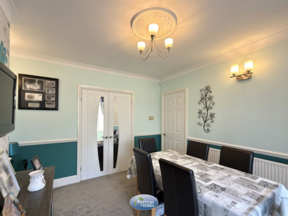 3 bed Semi-Detached for sale Image 12