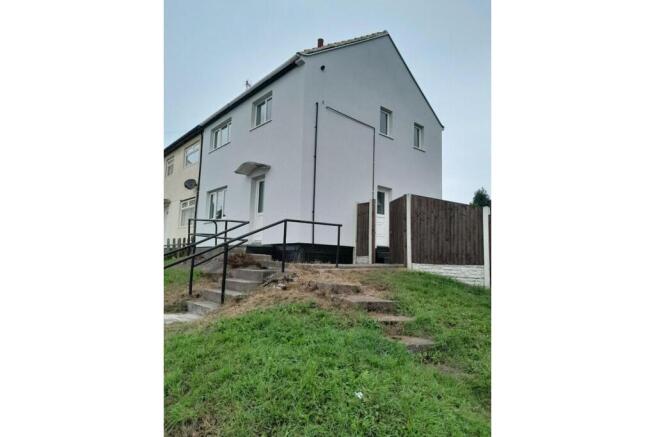 3 bed Semi-Detached for sale Image 4