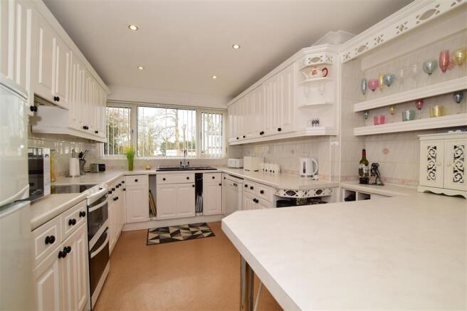 Kitchen/Breakfast Area