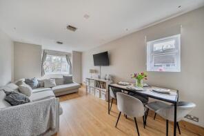 18, Emerson Court, Albert Walk, Crowthorne RG45 7EB