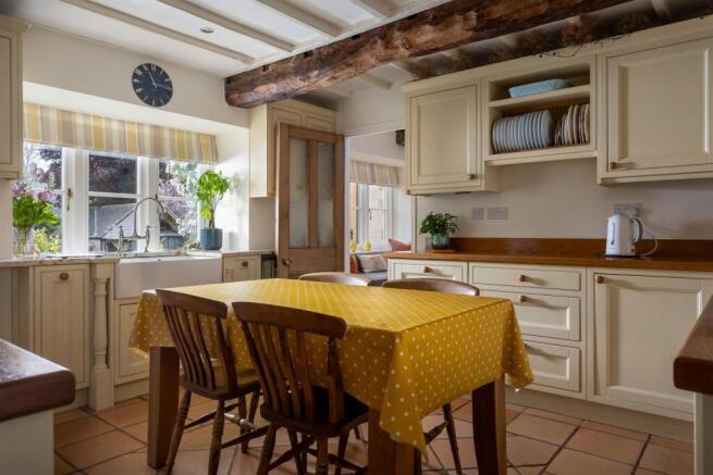 41 - Lavender Cottage - GL7 7AS - Web.jpg