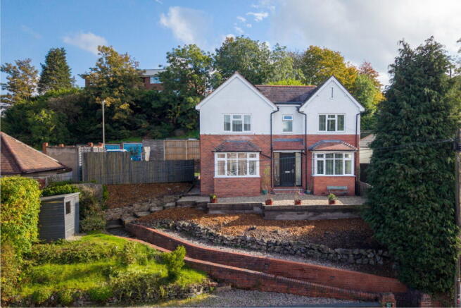 4-bed detached on Worcester Street, Stourbridge, DY8 1AT, £450,000