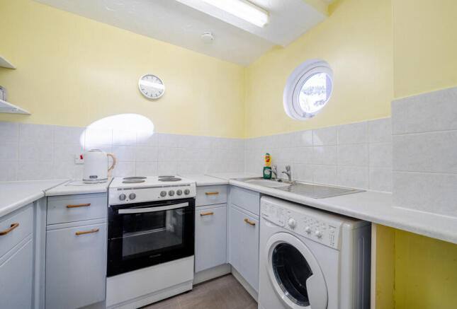 1386293-15-692ebd...