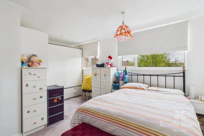 4 bed Bungalow for sale Image 5