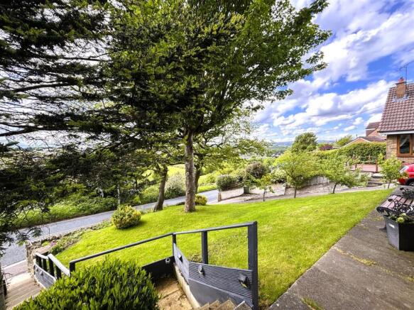 4 bed Detached for sale Image 8