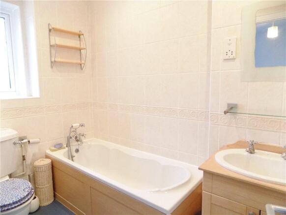 En-Suite Bathroom