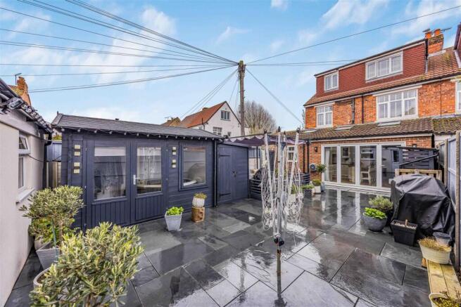 105 Kirby Road, Copnor-Small-PorticoMarketing-Sold