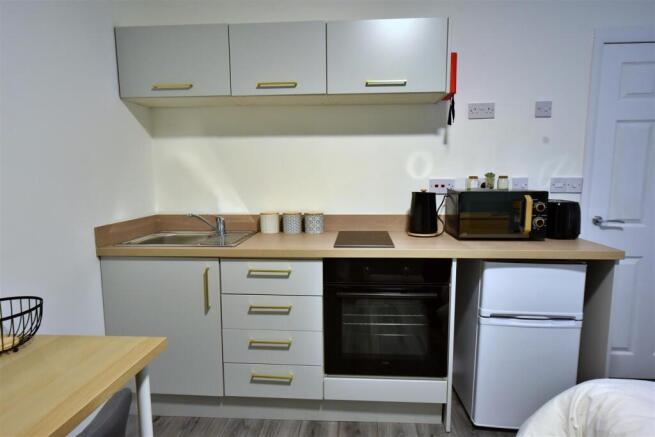 1 bed Apartment to rent Image 4