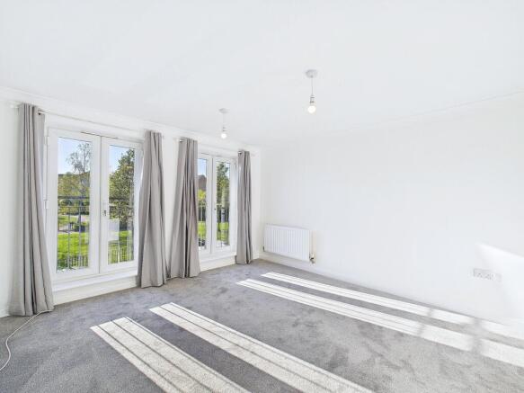 CAM01909G0-PR0320-STILL017