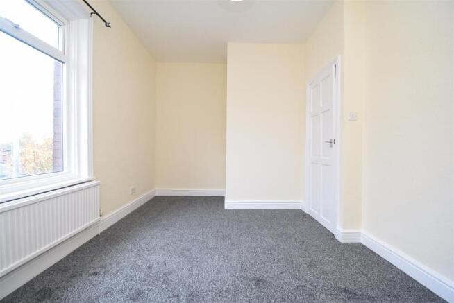2 bed Terraced to rent Image 11