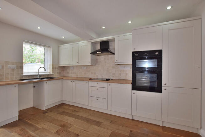 3 bed Terraced for sale Image 7
