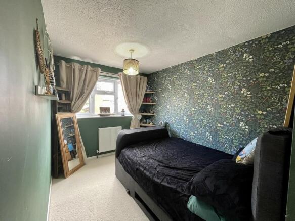 Bedroom 2 to Fron...