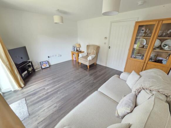 3 bed Semi-Detached for sale Image 4