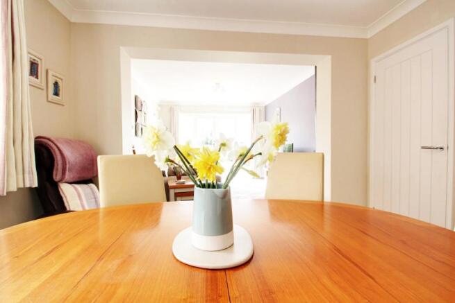 LOUNGE/DINER - DINING AREA