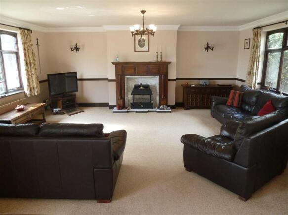 IMPRESSIVE  LOUNGE/D