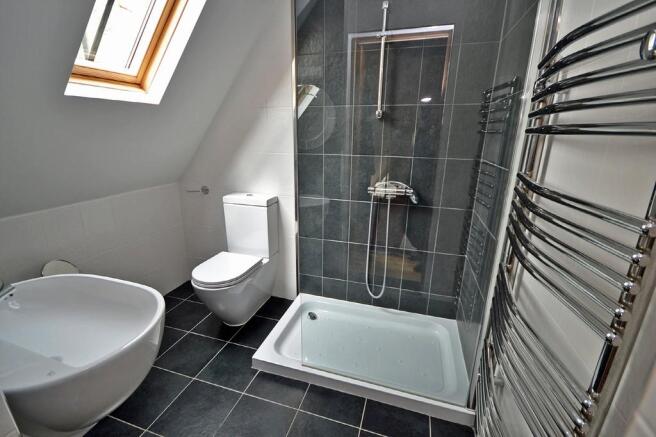Bed One En Suite