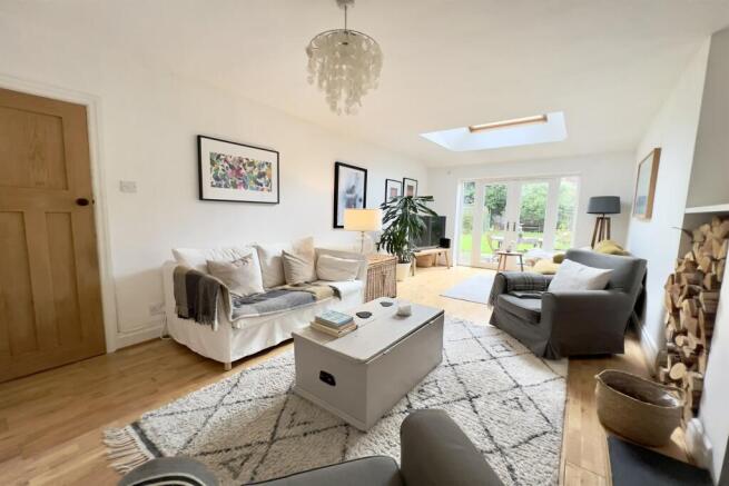 Extended Lounge