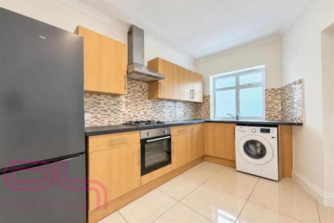 Raynor Close - Kitchen 1.jpg