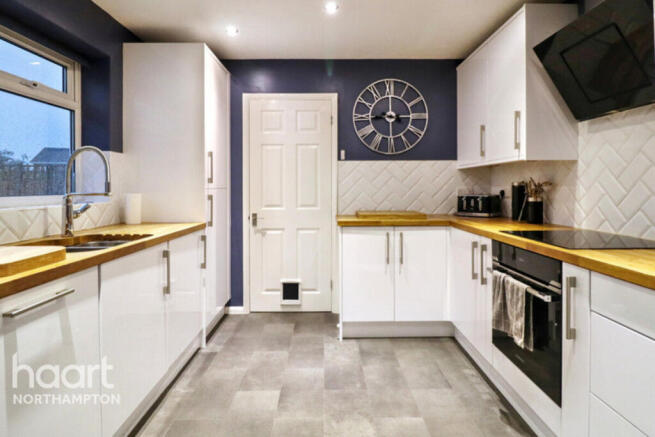 Cedar Close, Wellingborough photo 4