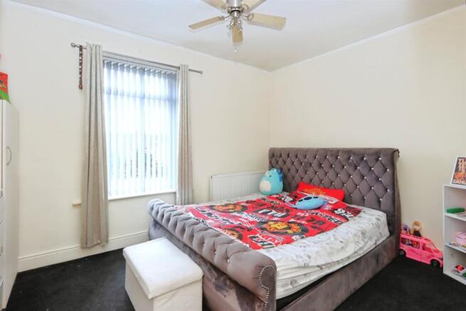 3 bed Terraced for sale Image 8