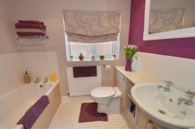 FAMILY BATHROOM