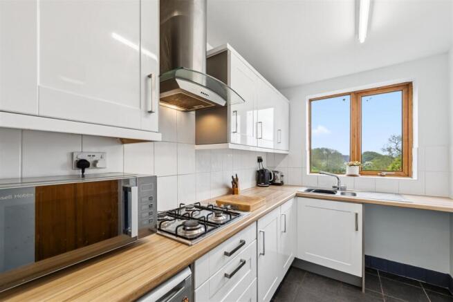 Kitchen - hob and sink.jpg