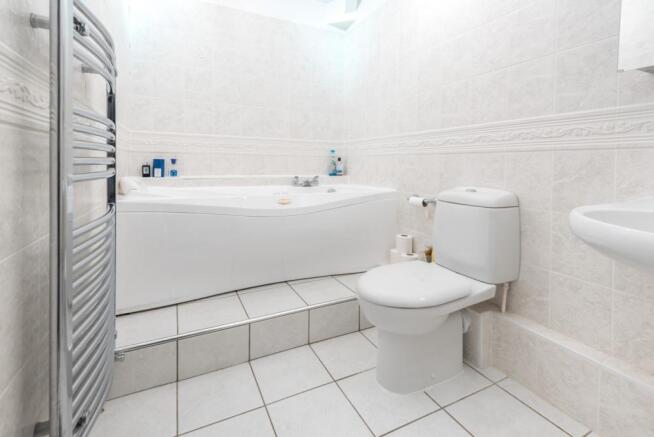 En-suite Bathroom