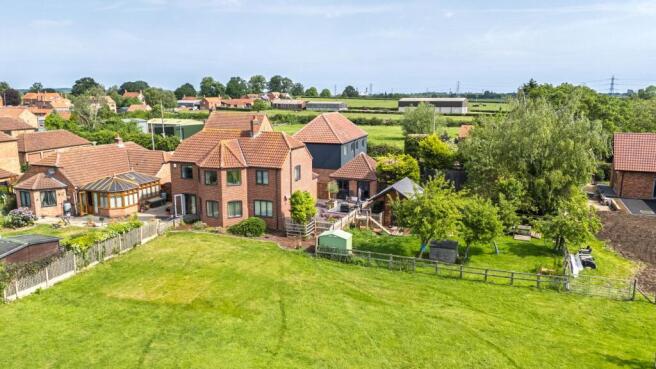 Welcome to No.7 Brownlow Close...
