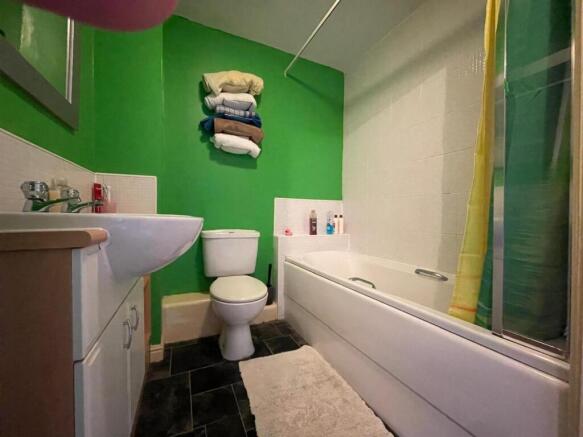 1 bed House for sale Image 10