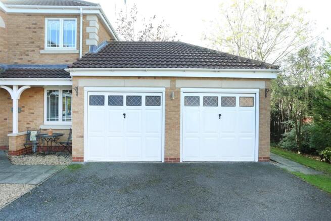 DOUBLE GARAGE