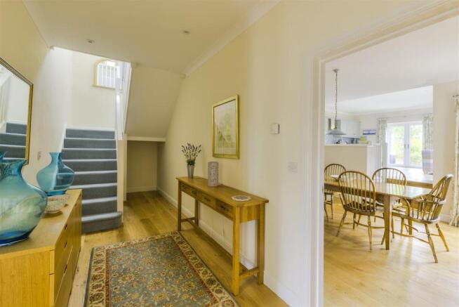Hawthorn House ph23.jpg