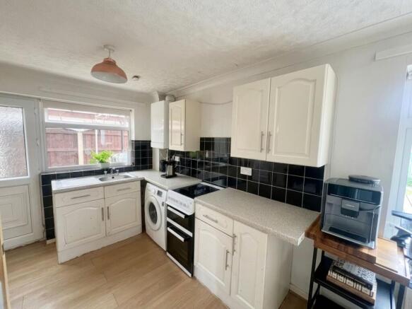 3 bed Semi-Detached for sale Image 7
