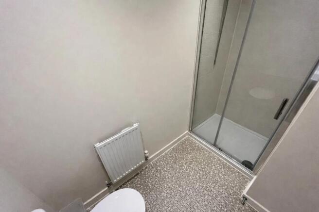 4 bed Town House to rent Image 10