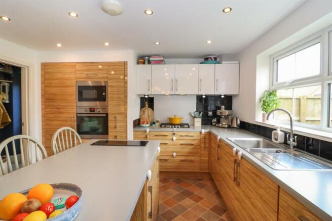 OPEN PLAN LIVING DINING KITCHEN