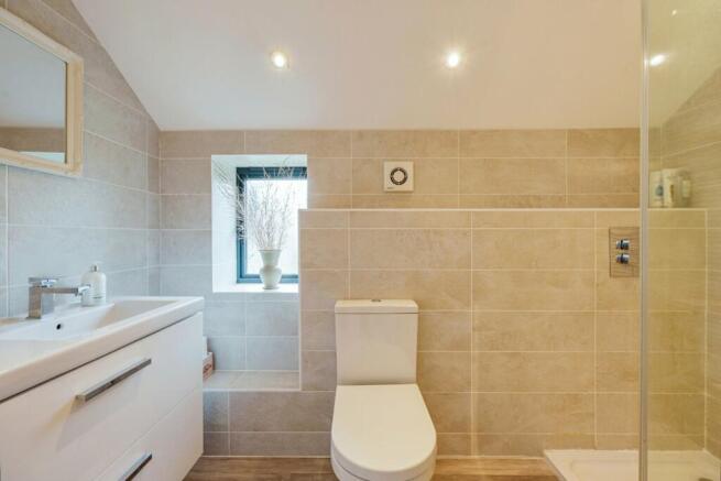 Main Bedroom Ensuite