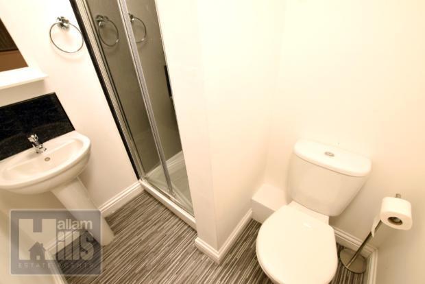 4 bed Terraced to rent Image 11