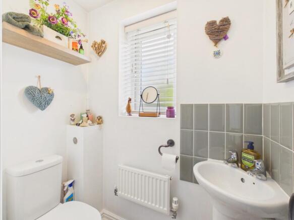 4 bed Semi-Detached for sale Image 7