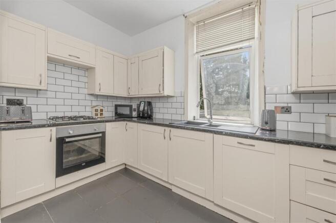 2 bed Terraced for sale Image 6