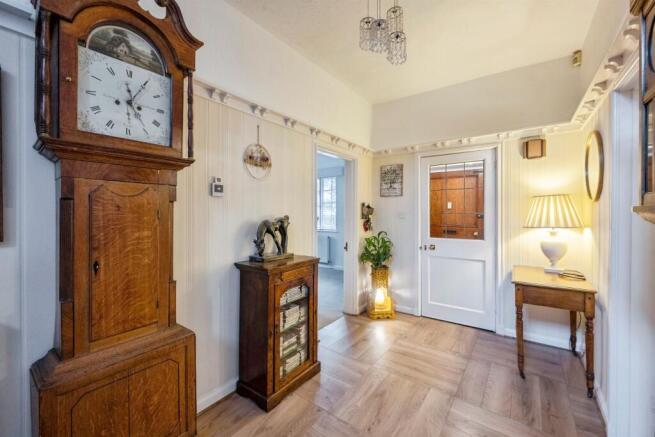 6 bed Semi-Detached for sale Image 12